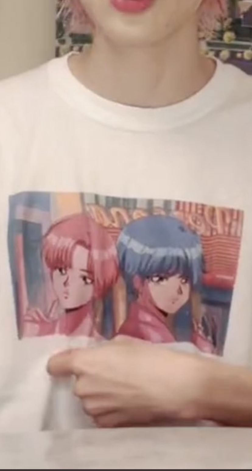 [잡담] 더보이즈 뉴 방탄 팬아트 그림 그려진 옷 입고 브이앱 중ㅋㅋㅋㅋ | 인스티즈