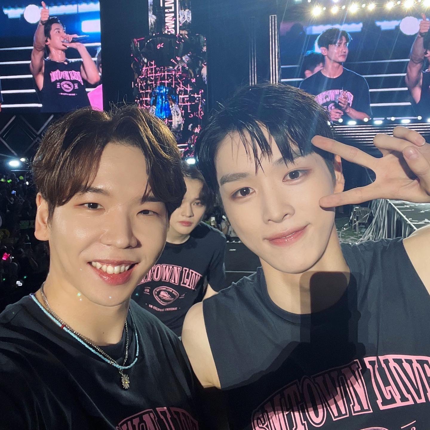 [잡담] 레이든 계정에 성찬이랑 셀카 올라왔는데 | 인스티즈