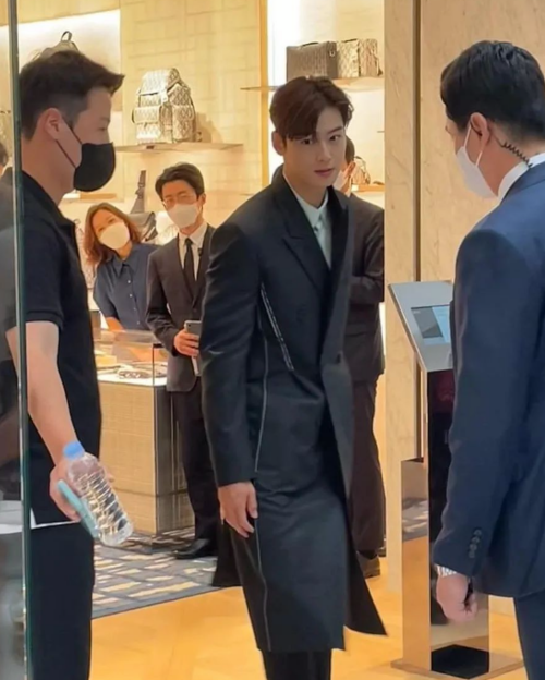 [잡담] 차은우는 몇 등신일까? | 인스티즈