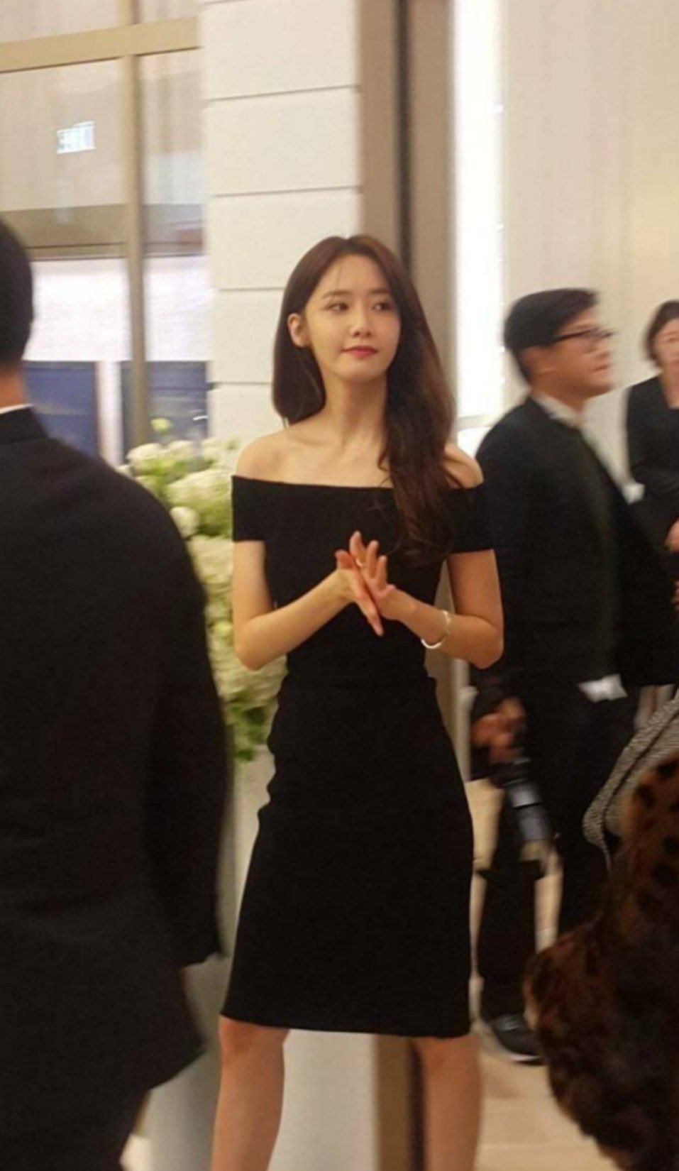 [잡담] 윤아 실물이 그렇게 이쁘다길래 체감 사진 찾아봤는데 대박이다 | 인스티즈