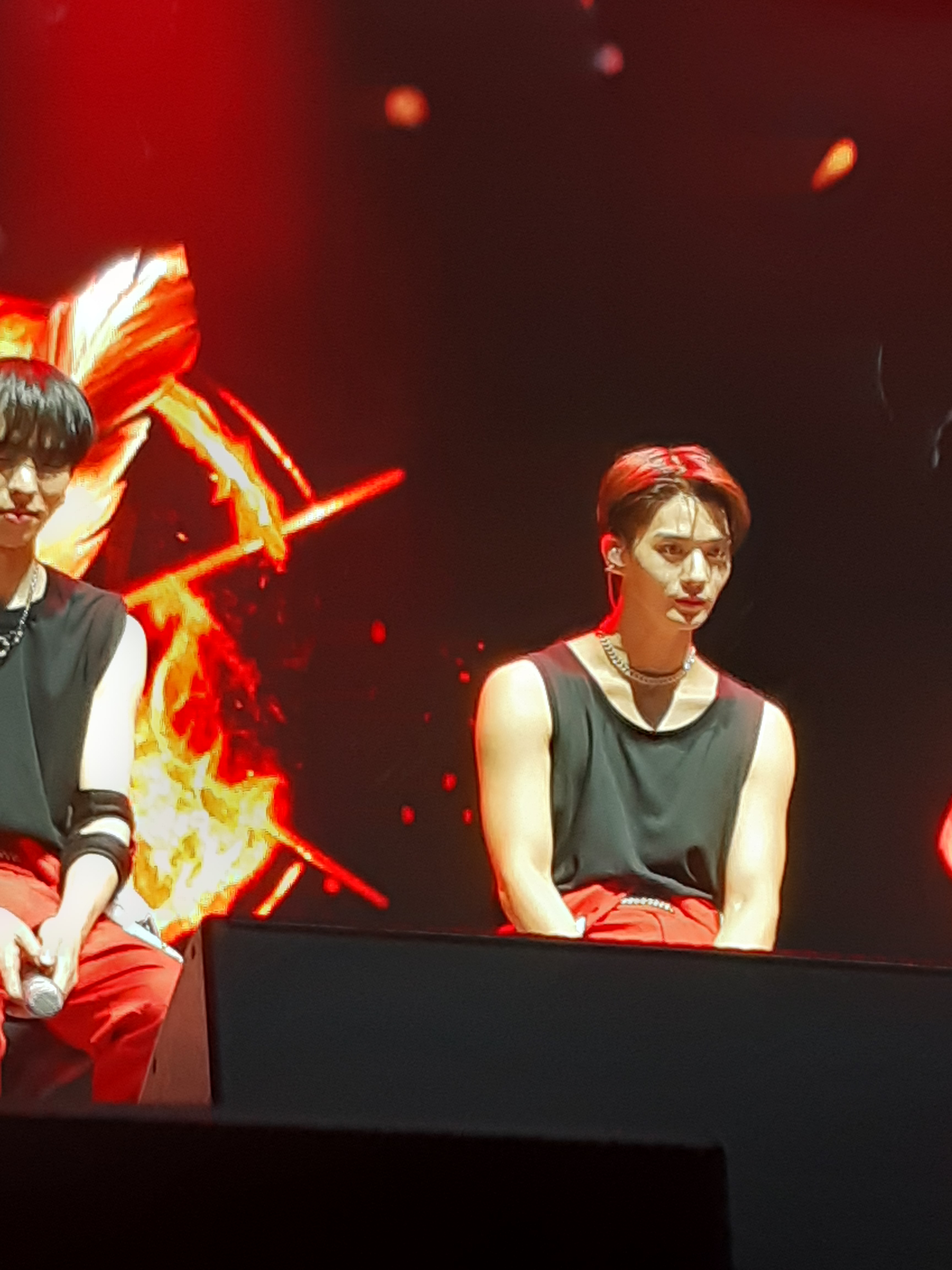 [잡담] 내가 1열에서 찍은 배진영 얼굴 좀 봐줄 사람..🥰🥰 | 인스티즈