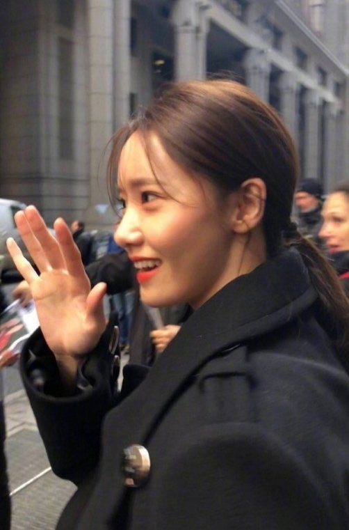 [잡담] 윤아 실물이 그렇게 이쁘다길래 체감 사진 찾아봤는데 대박이다 | 인스티즈