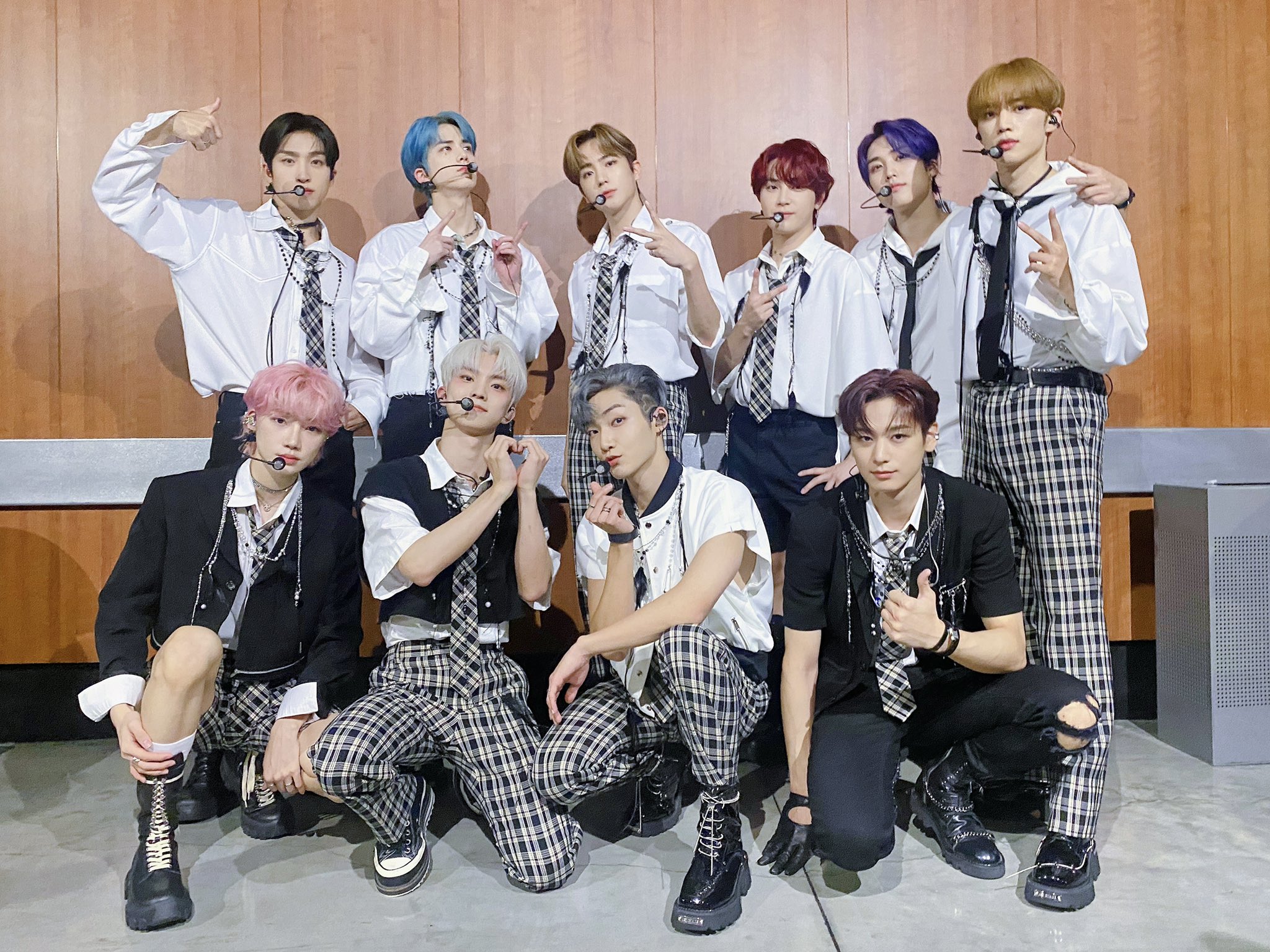 [잡담] 더보이즈 오늘 코디 개예뻤엉 | 인스티즈