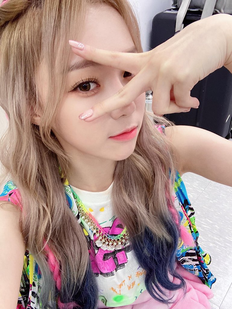 [잡담] 윈터 최근 눈화장법 알고 싶다.. | 인스티즈