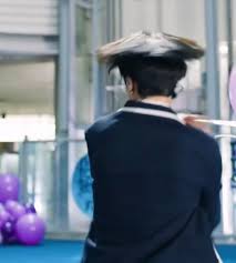 [잡담] 와 방탄 지민 빗질하는데 두피랑 가르마가 안보여ㅋㅋㅋㅋ | 인스티즈