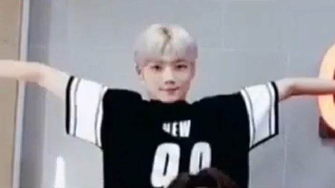 [잡담] 더보이스 입덕 어쩌구 하는 글에 왜 얘를 "듀" 라고 했는지 알거같음 | 인스티즈