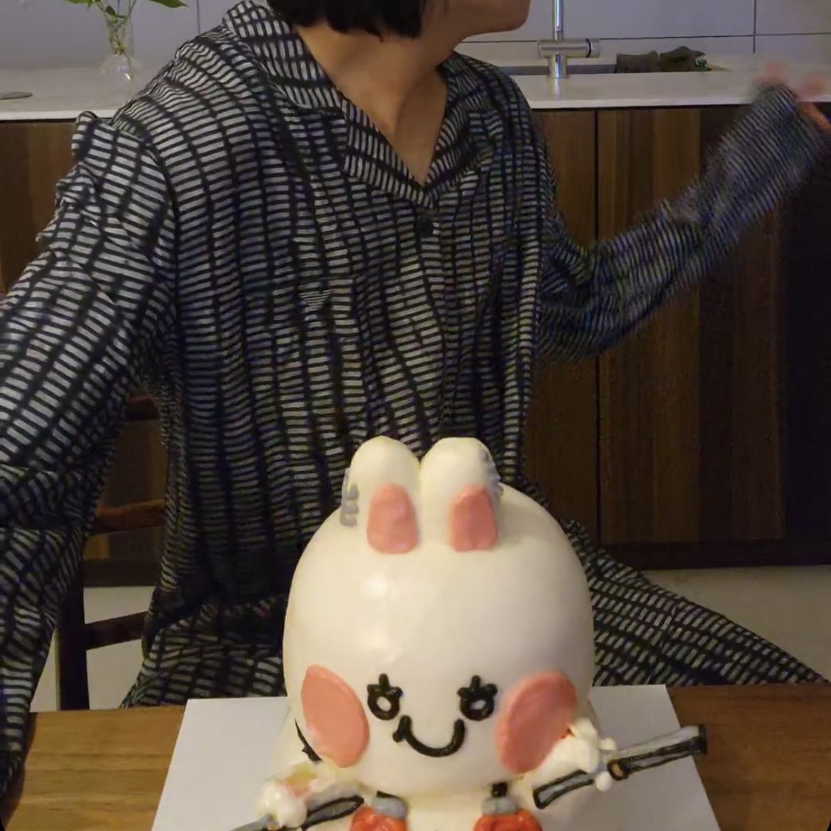 [잡담] 빅히트 전정국 캐해 완벽한디?? | 인스티즈