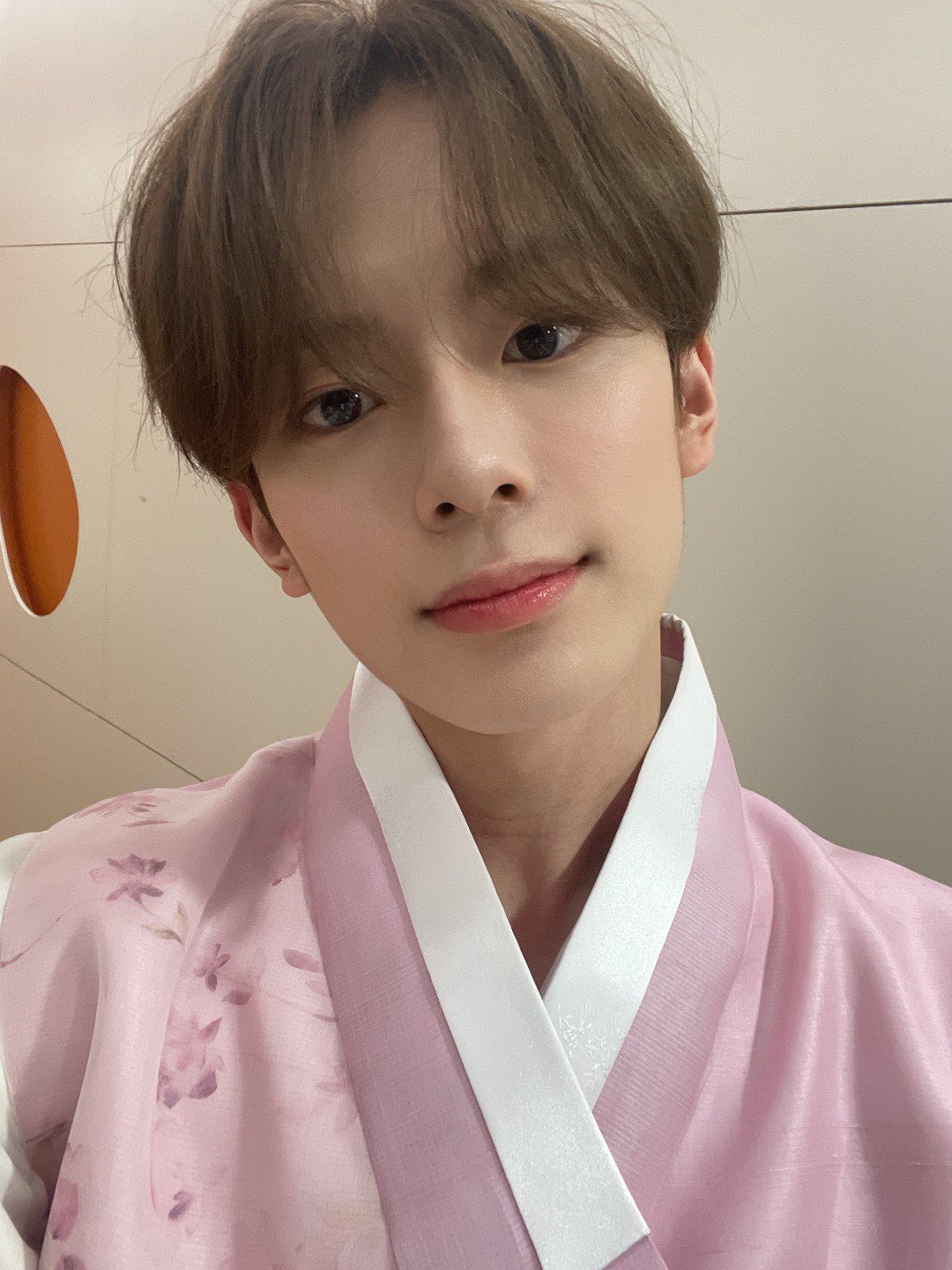 [잡담] 아니 우리 막냉이 1년 만에 큰 거봐.. | 인스티즈