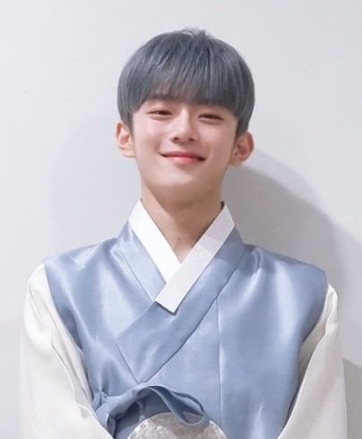 [잡담] 아니 우리 막냉이 1년 만에 큰 거봐.. | 인스티즈