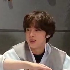 [잡담] 방탄 진 지금 60키로라는데 볼살은 붙었다? | 인스티즈