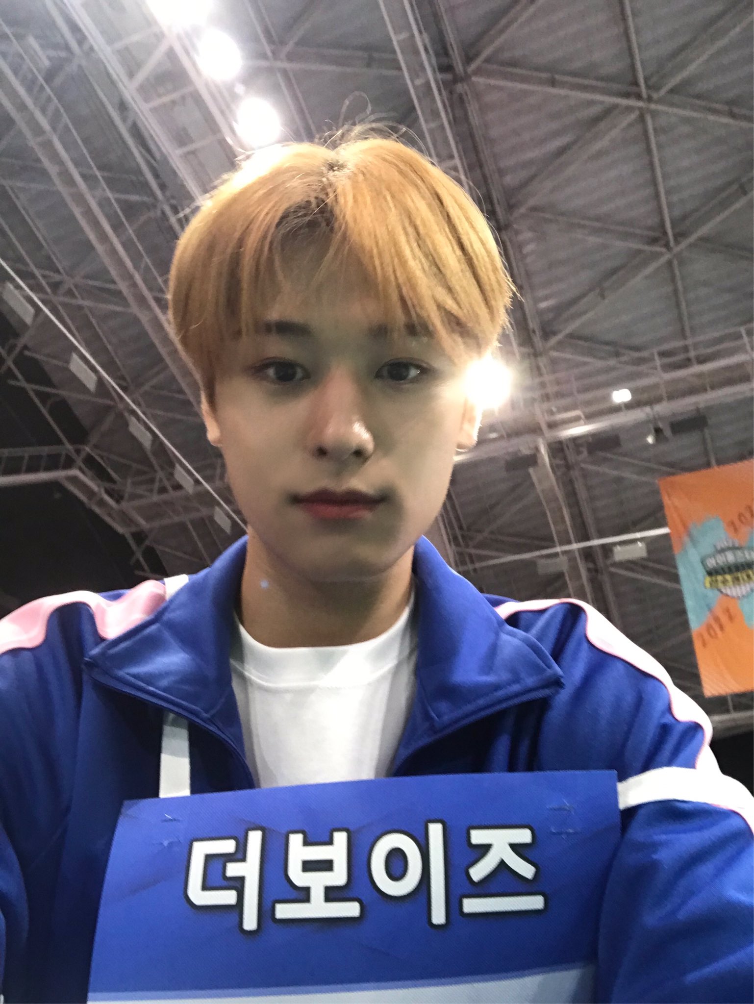 [잡담] 더보이즈 주연ㅋㅋㅋ 케빈 아이패드에 셀카 남긴거봐ㅋㅋㅋㅋㅋㅋㅋ | 인스티즈