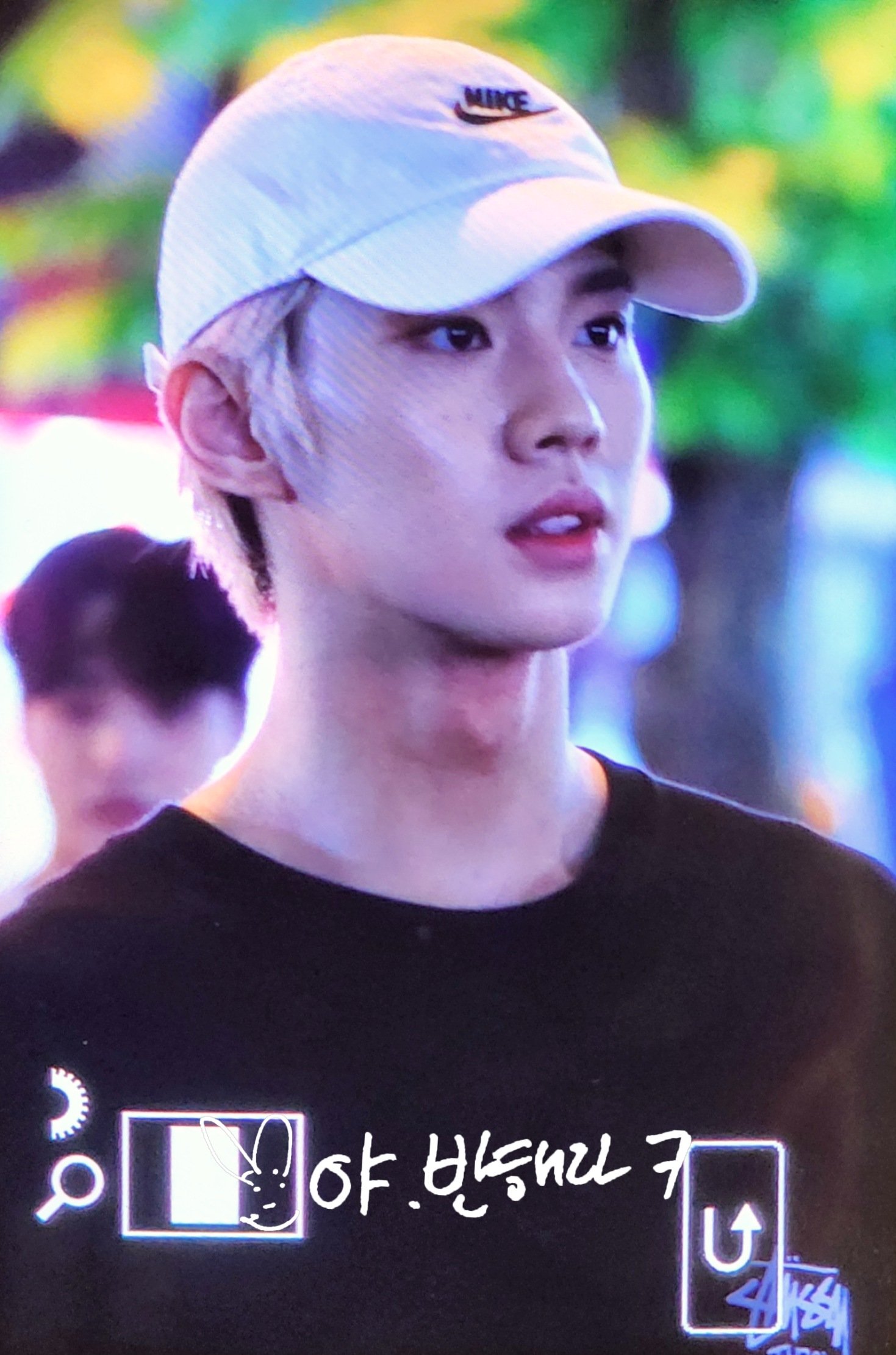 [잡담] 점이 한번에 두개 생긴거 진심 신기해 심지어 예뻐 | 인스티즈