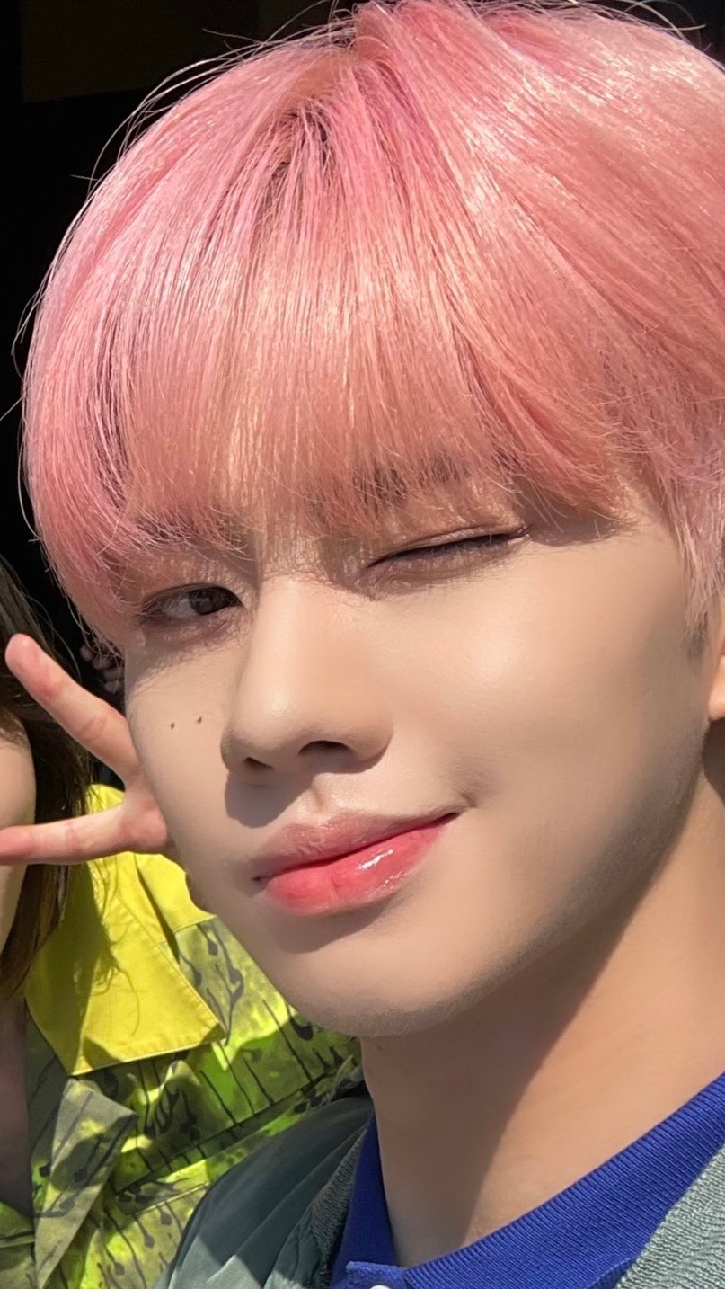 [잡담] 점이 한번에 두개 생긴거 진심 신기해 심지어 예뻐 | 인스티즈