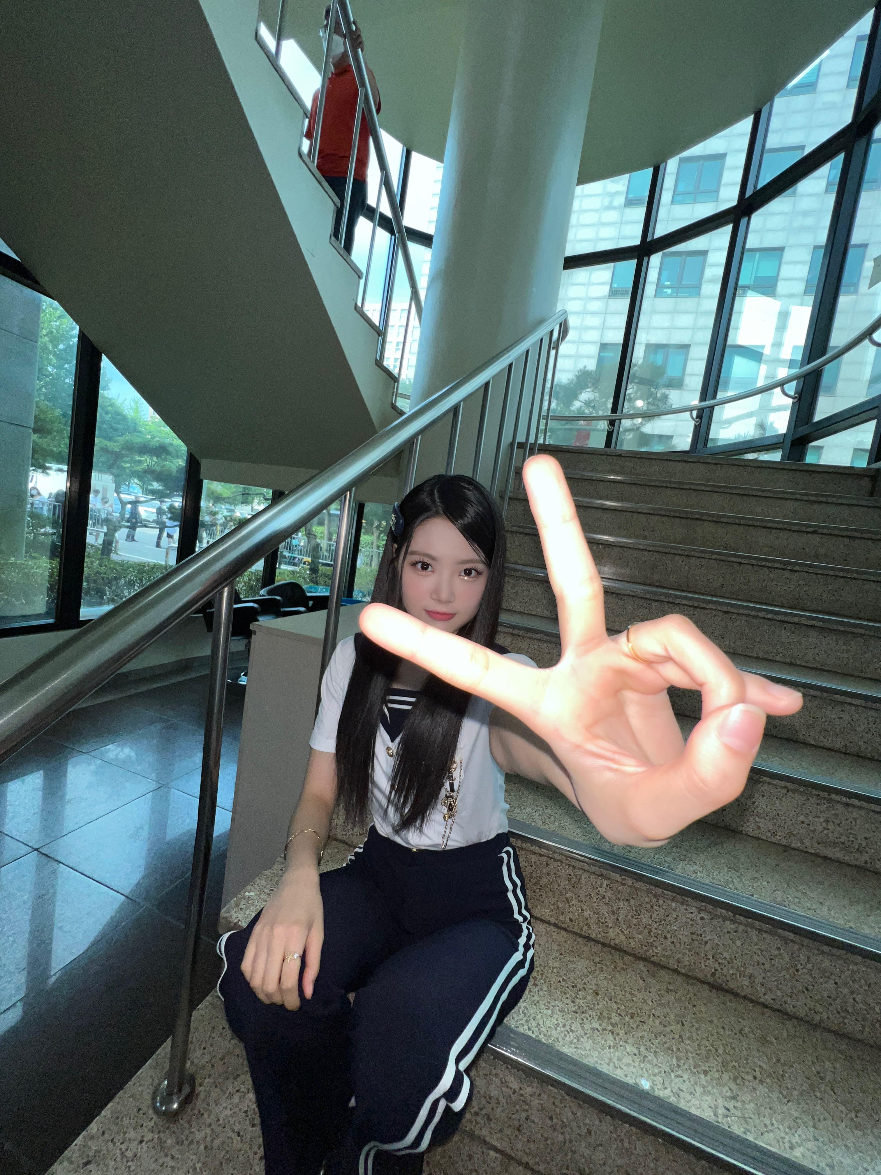 [잡담] 이거 은채 팔 길이 뭐임 - 인스티즈(instiz) 연예 카테고리