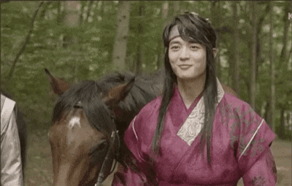 [잡담] 아이돌한테 이렇게까지 치대도 되나? | 인스티즈