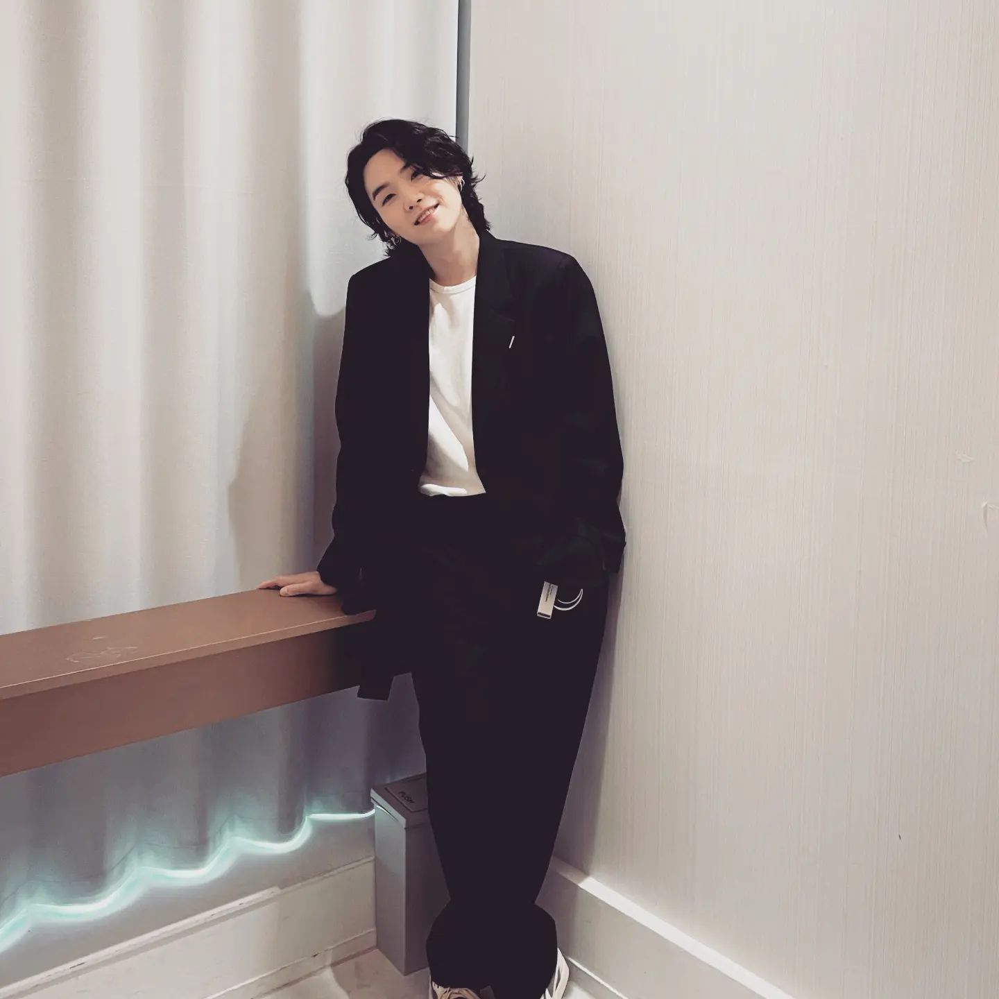 [잡담] 민윤기 최근 인스타 사진들...... | 인스티즈