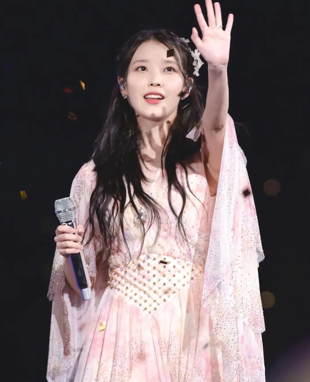 [잡담] 이번 아이유 콘서트 무대장치도 ㄹㅈㄷ였지만 더 ㄹㅈㄷ인건 | 인스티즈