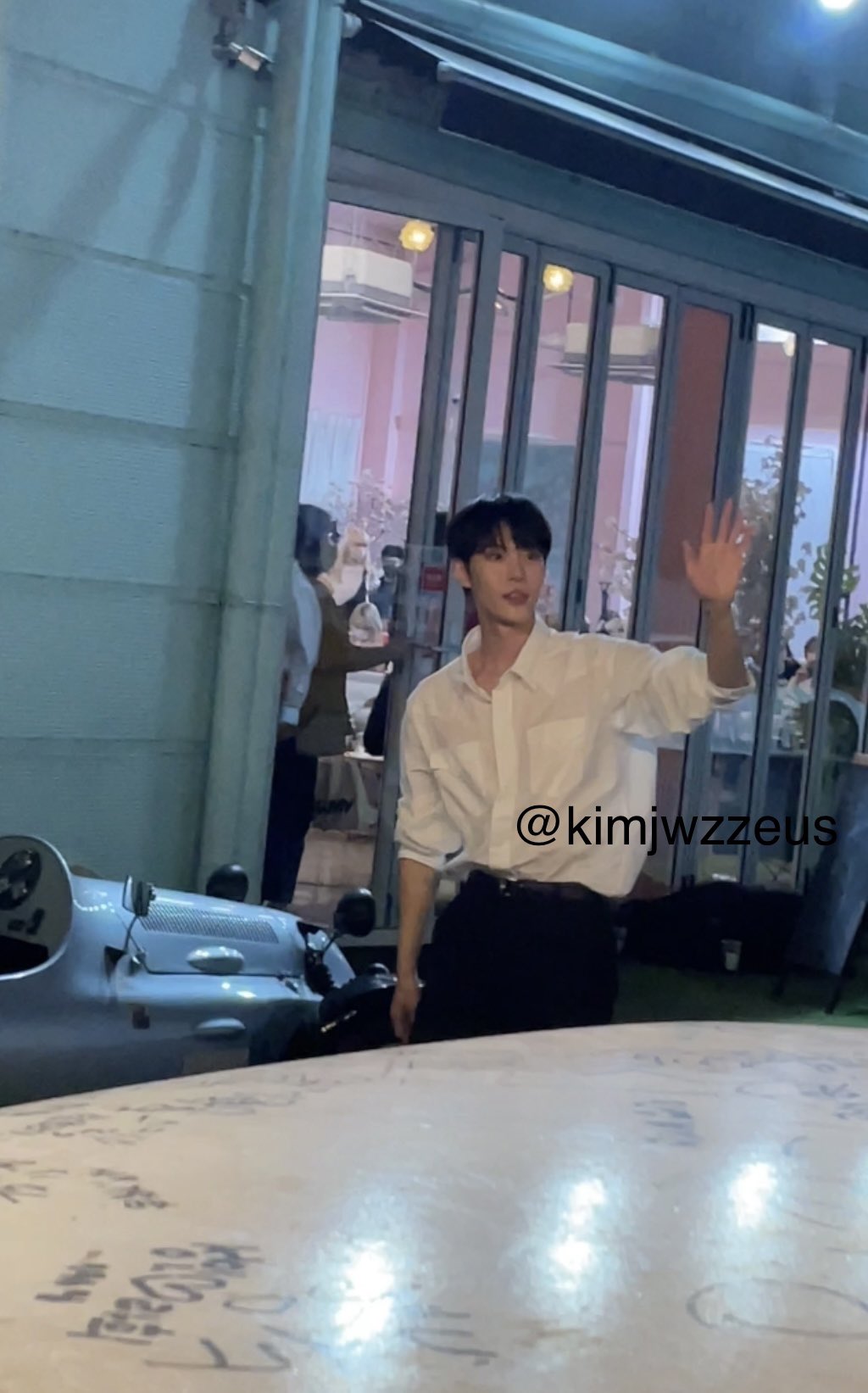 [잡담] 도영 어깨랑 허리가 어떻게 이런? | 인스티즈