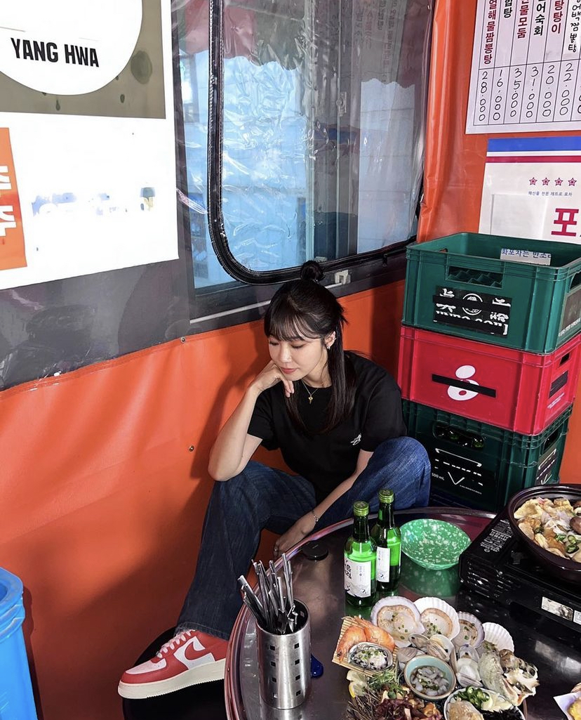 [잡담] 아 개웃기다 나이키 스니커즈 5주년 기념 에어포스 이름이 '포장마차' 소개하는 사람 | 인스티즈