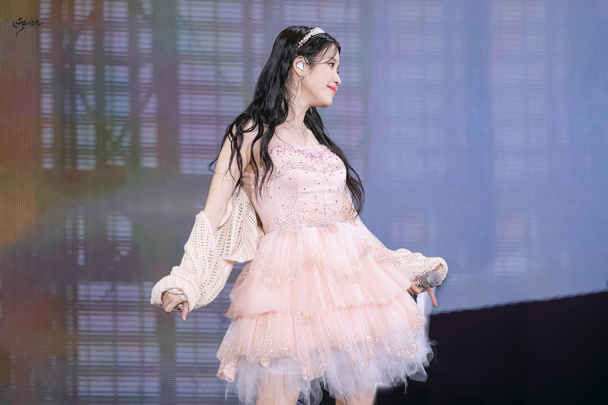 [잡담] 아이유 주경기장 콘 직찍 ㅁ ㅊ ㄷ | 인스티즈