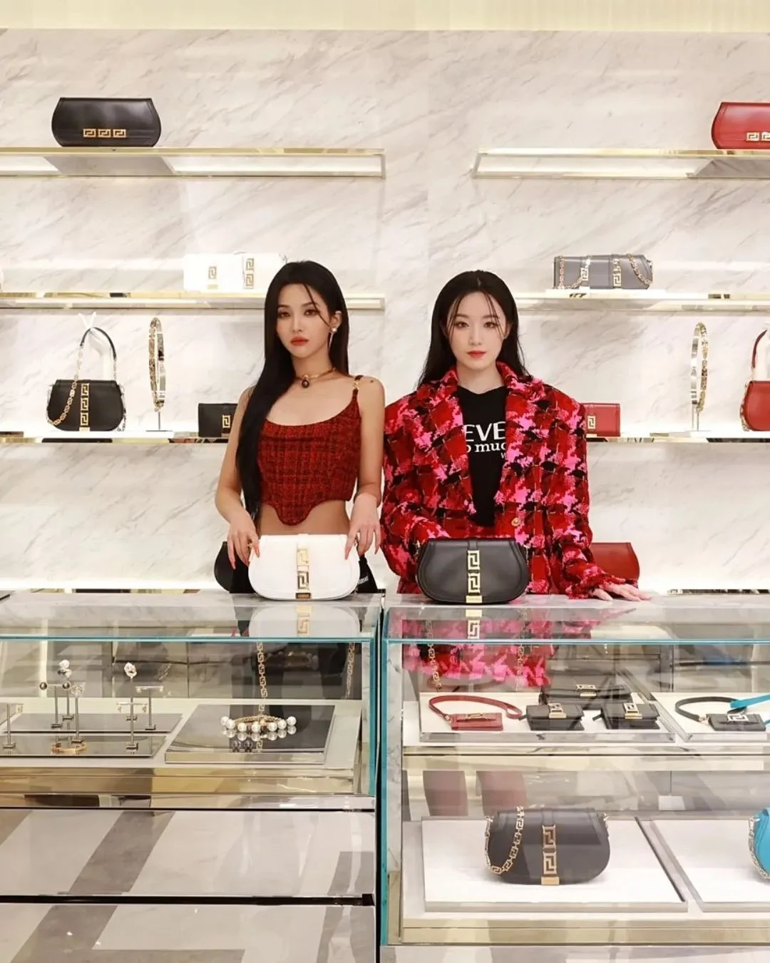 [잡담] 소연이랑 슈화 너무 다른데 둘 다 너무 예뻐 | 인스티즈