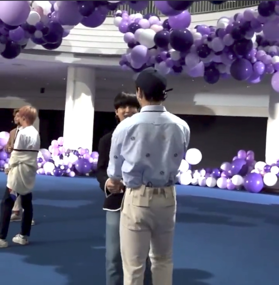 [잡담] 방탄 정국 몸매는 창조주가 공들여 빚은 것 같아 | 인스티즈