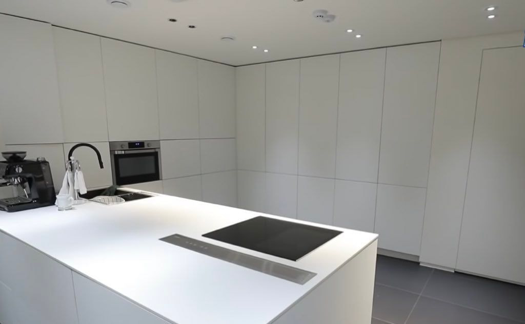 [잡담] ? 카이 광공집 인테리어 비결 나왔다 ㅋㅋㅋㅋㅋㅋㅋㅋㅋㅋ 심즈로 해봤대 | 인스티즈