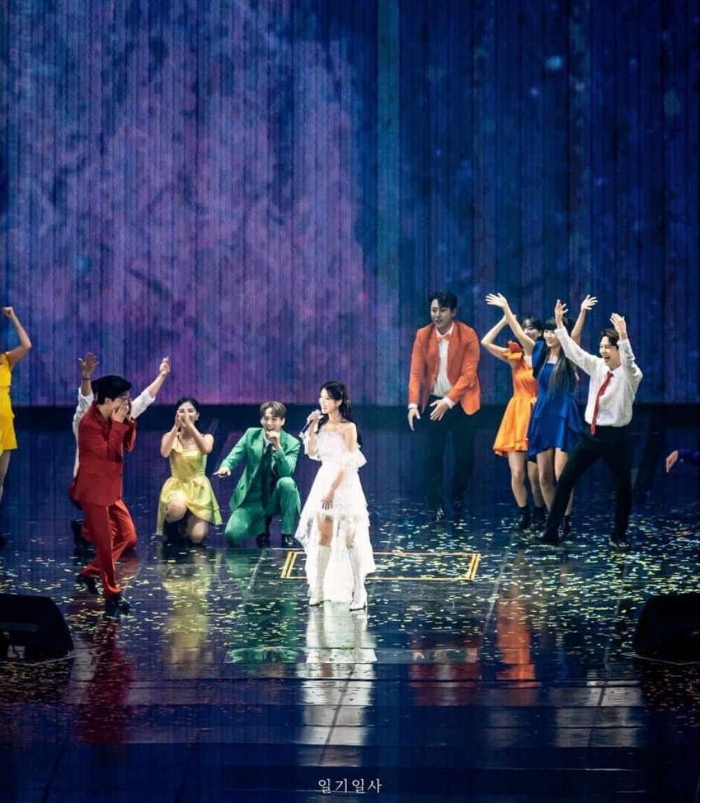 [잡담] 아이유 주연으로 라라랜드같은 영화하나 찍자 | 인스티즈