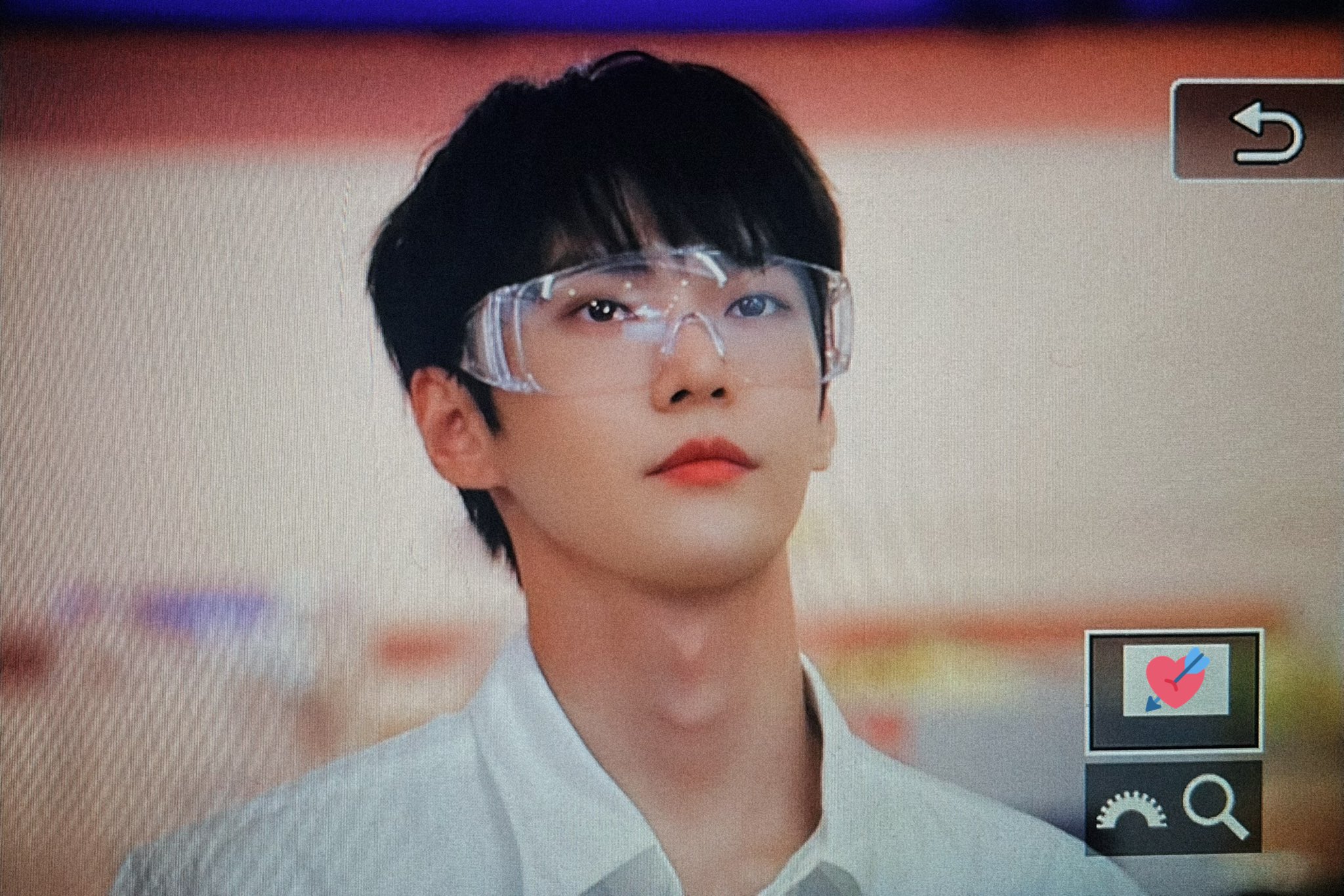 [잡담] 팬싸 촬영 가능이 이렇게 재밌는거였냐고ㅠㅠㅠ도영 사진 저장하느라 바빴다 | 인스티즈