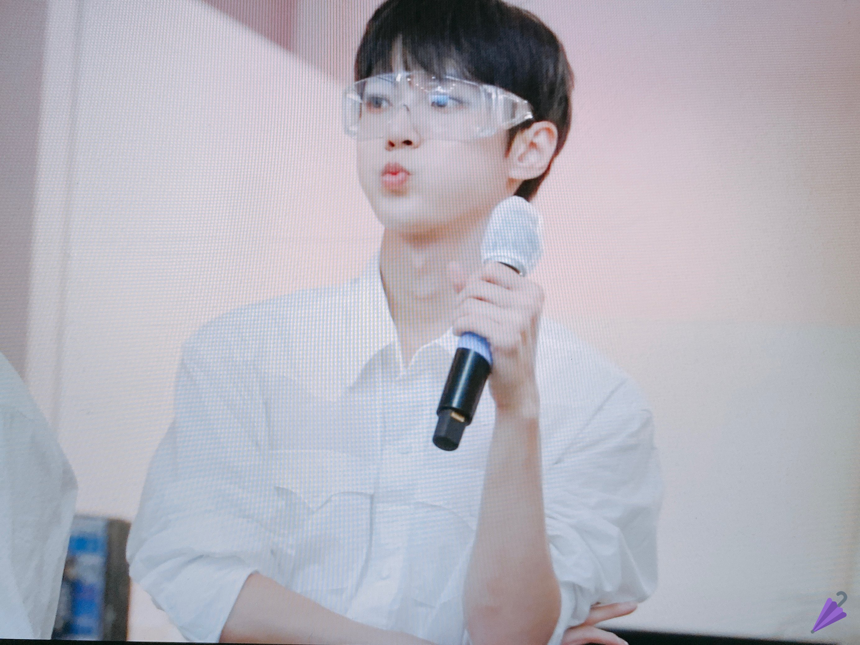 [잡담] 팬싸 촬영 가능이 이렇게 재밌는거였냐고ㅠㅠㅠ도영 사진 저장하느라 바빴다 | 인스티즈