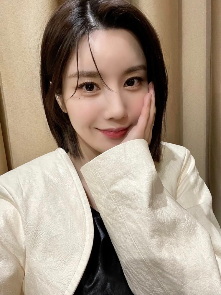 [잡담] 어제 자정에 갑자기 컴백 발표해서 난리난 팬덤 | 인스티즈