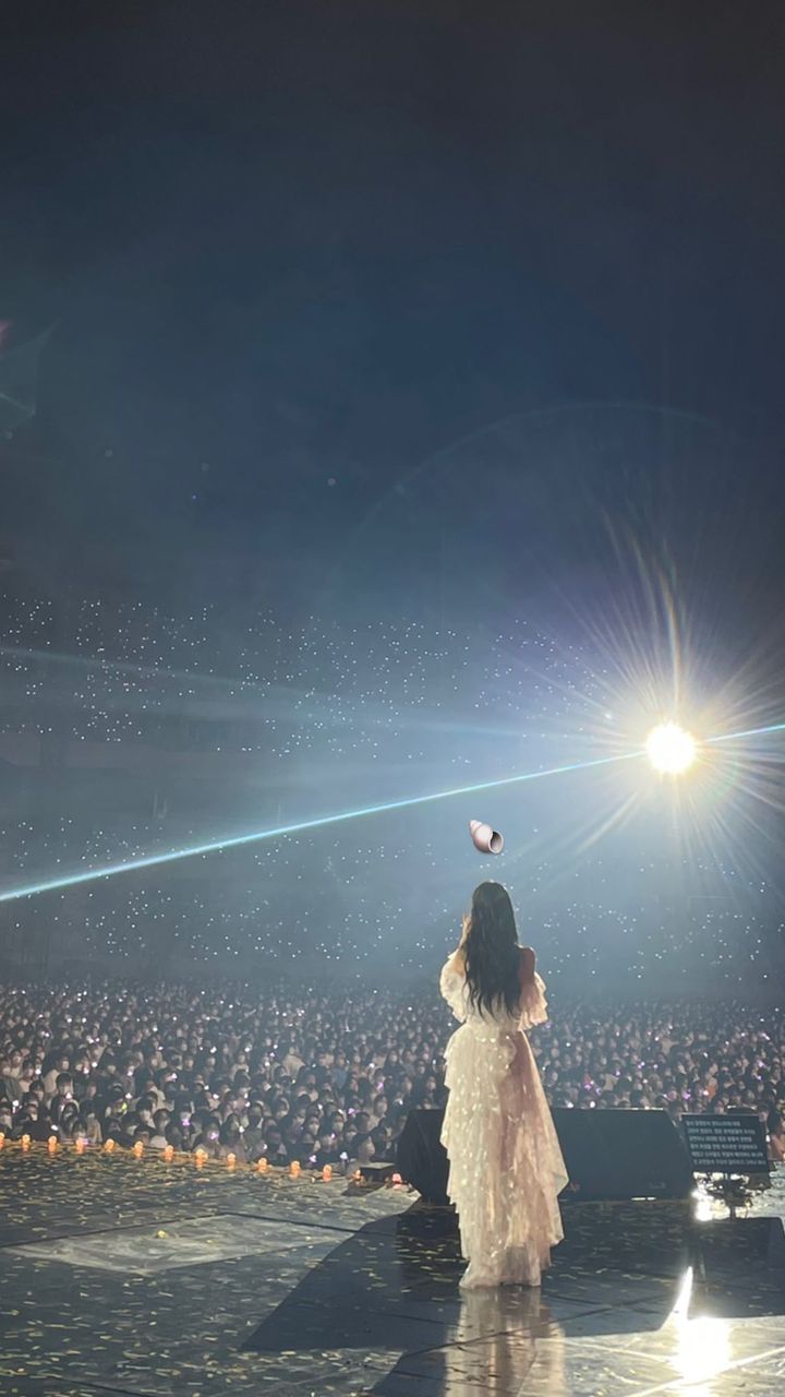 [잡담] 아이유 이번 콘서트 이런 사진 너무 좋다 | 인스티즈