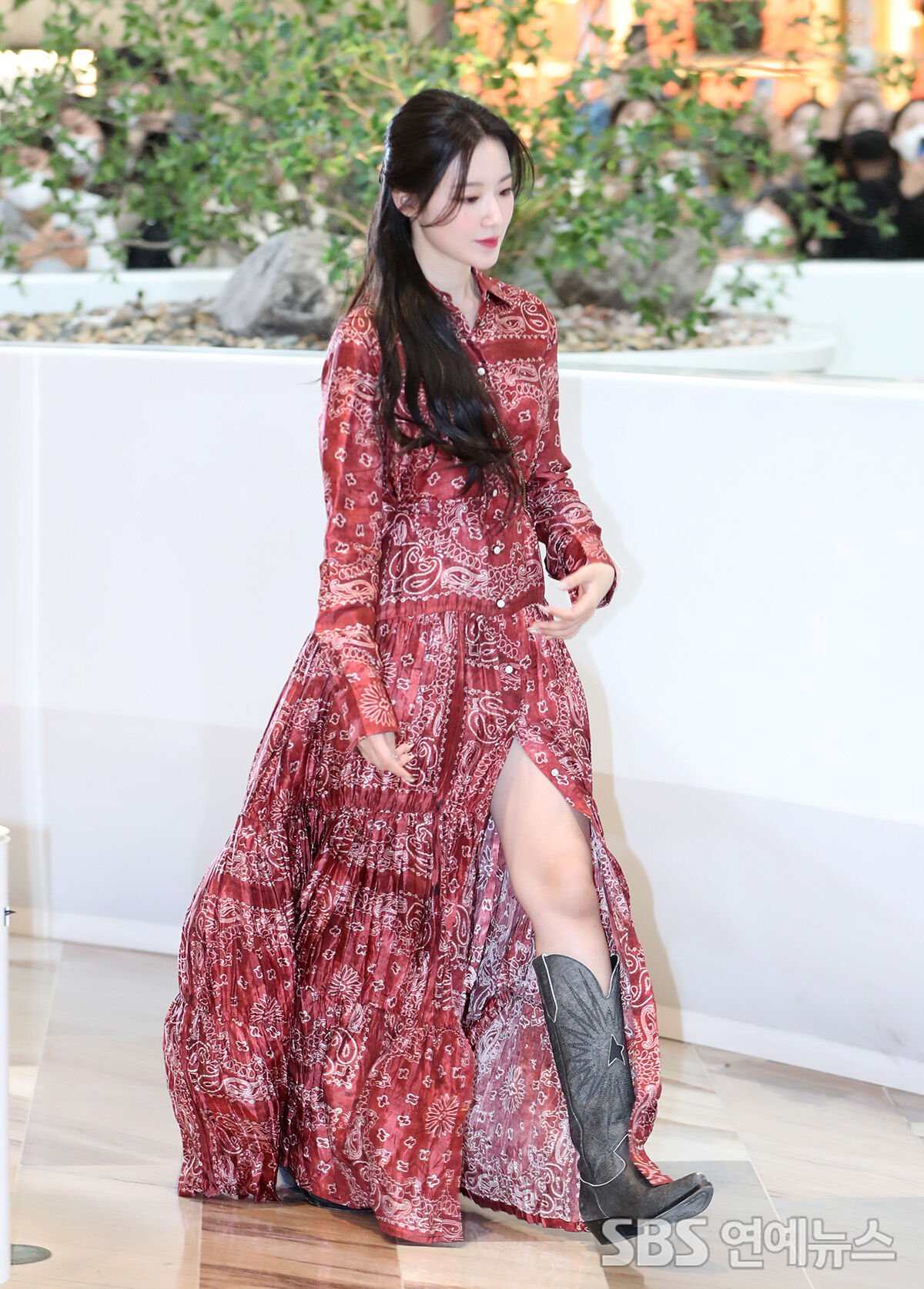 [잡담] 와 더 현대 골든 구스 예슈화 진짜 레전드다 | 인스티즈