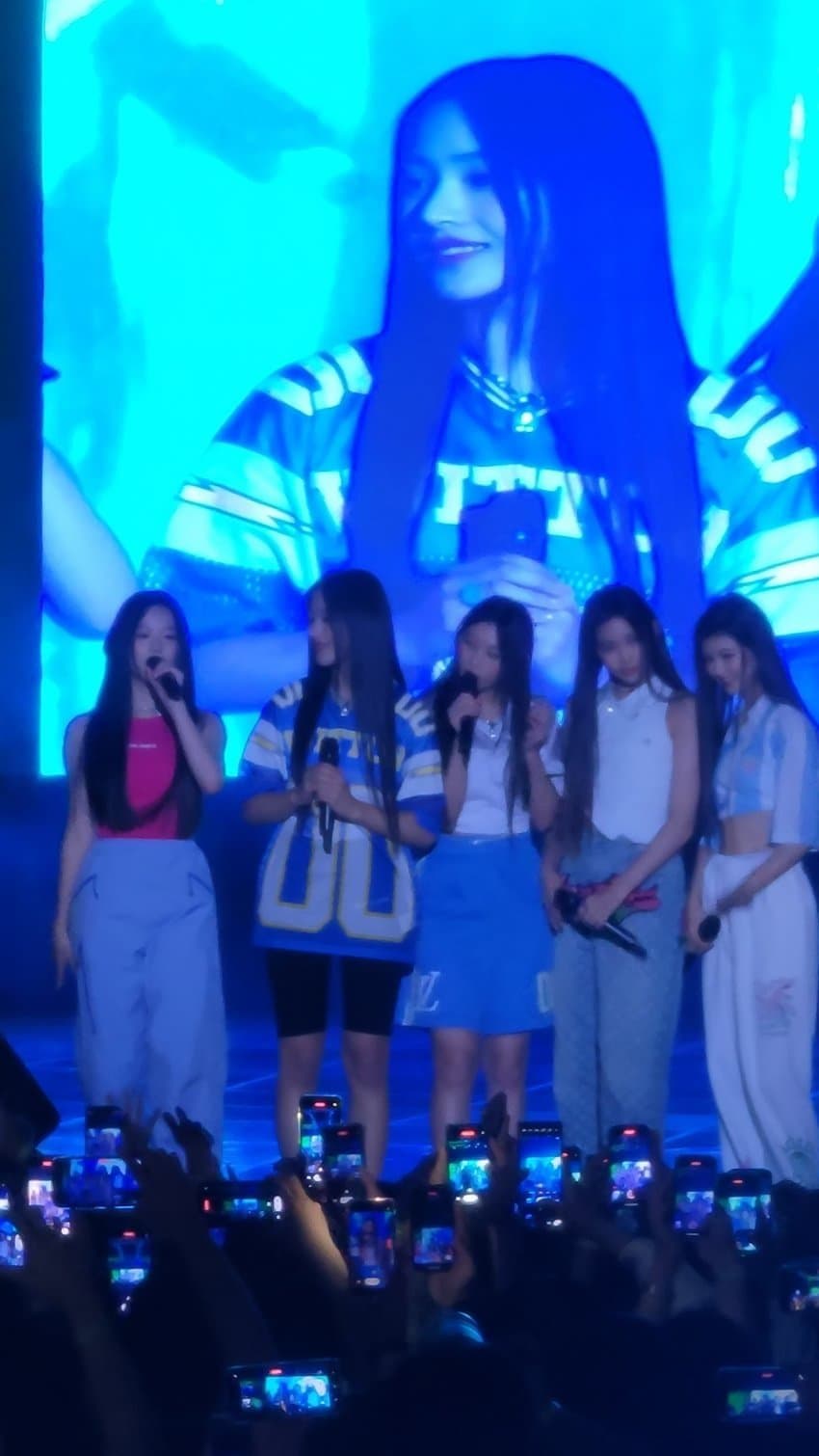 [잡담] 민지 축제 전광판 사진 볼사람 | 인스티즈