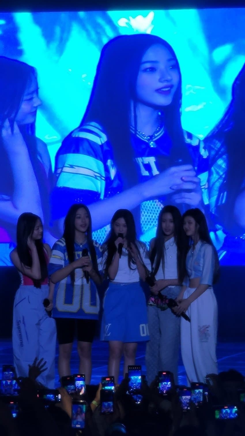 [잡담] 민지 축제 전광판 사진 볼사람 | 인스티즈