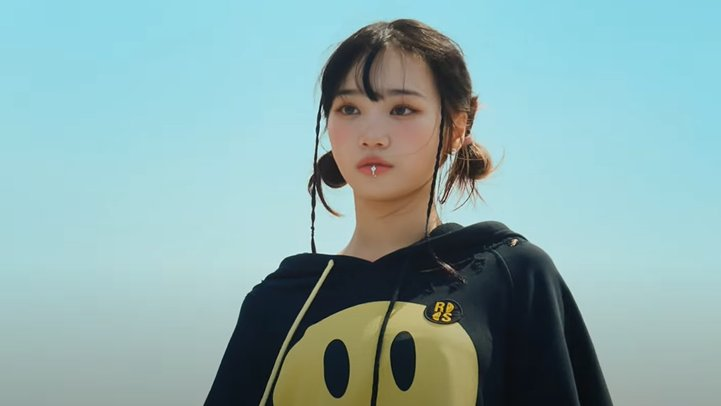 [잡담] 뿌까머리+핑크브릿지+입술피어싱=김채원 | 인스티즈