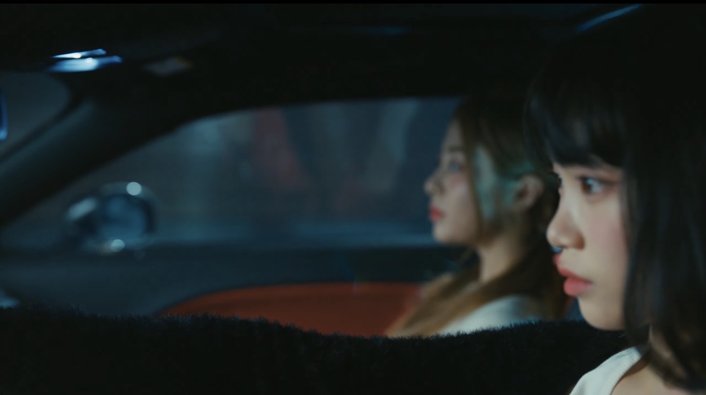 [잡담] 피어리스때는 채원이 차 혼자탔는데 오늘은 윤진이도 탔음 | 인스티즈