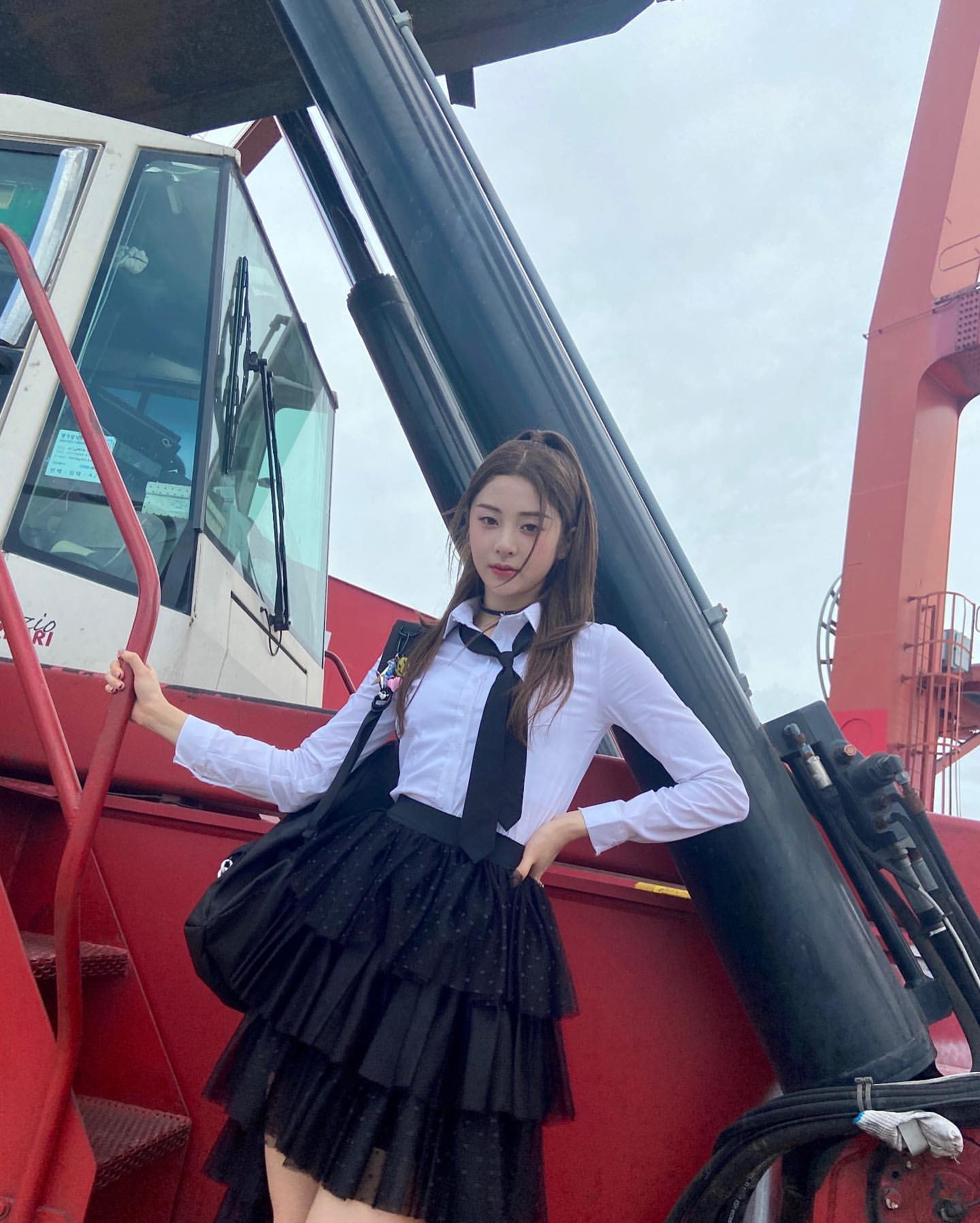 [잡담] 르세라핌 허윤진 트레일러 공개돼서 신났나봨ㅋㅋㅋ | 인스티즈