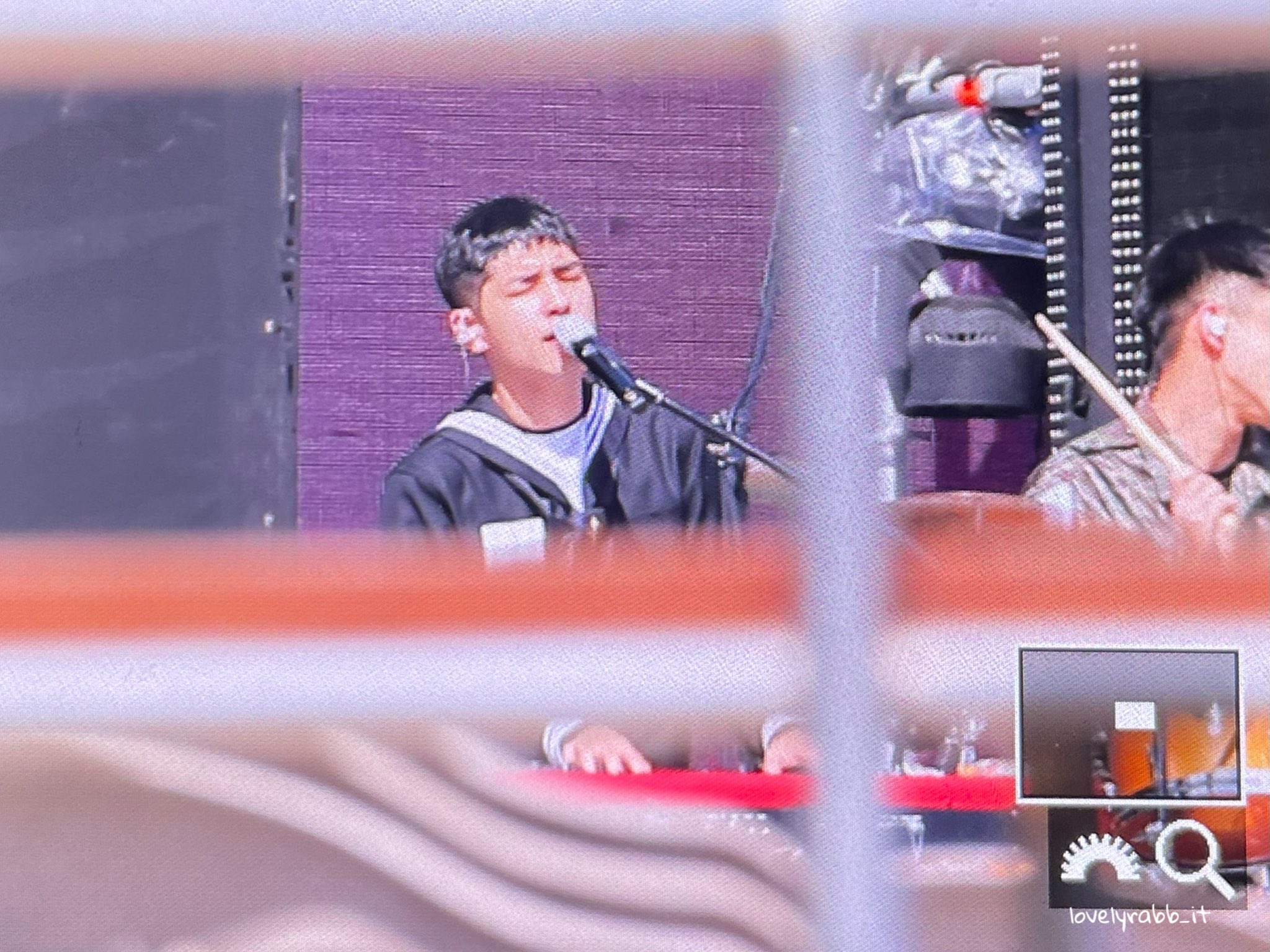 [잡담] 해군 동정복 입고 키보드 치고 있는 이남자.. | 인스티즈