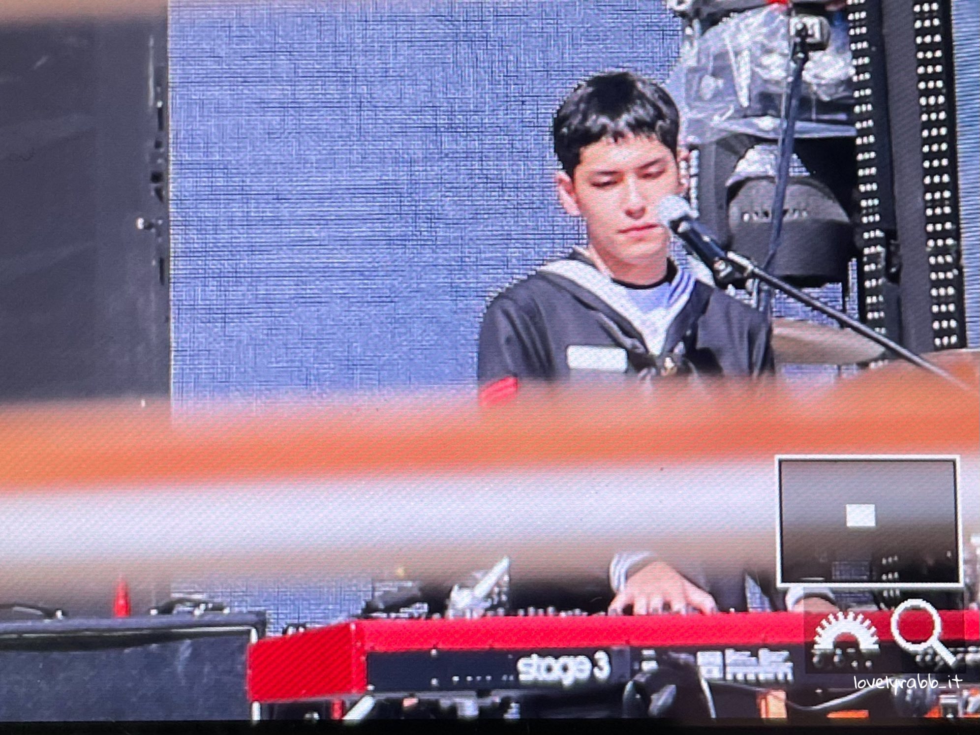 [잡담] 해군 동정복 입고 키보드 치고 있는 이남자.. | 인스티즈