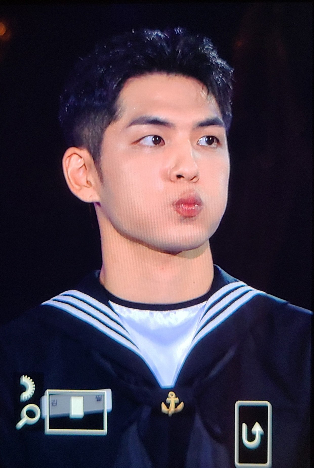 [잡담] 이게 그냥 이벤트성(?) 마린복이 아니라 찐 해군복인것도 미치겠는데 | 인스티즈