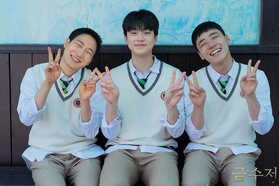 [잡담] 금수저 장군이 패거리🤗 - 인스티즈(instiz) 드영배 카테고리