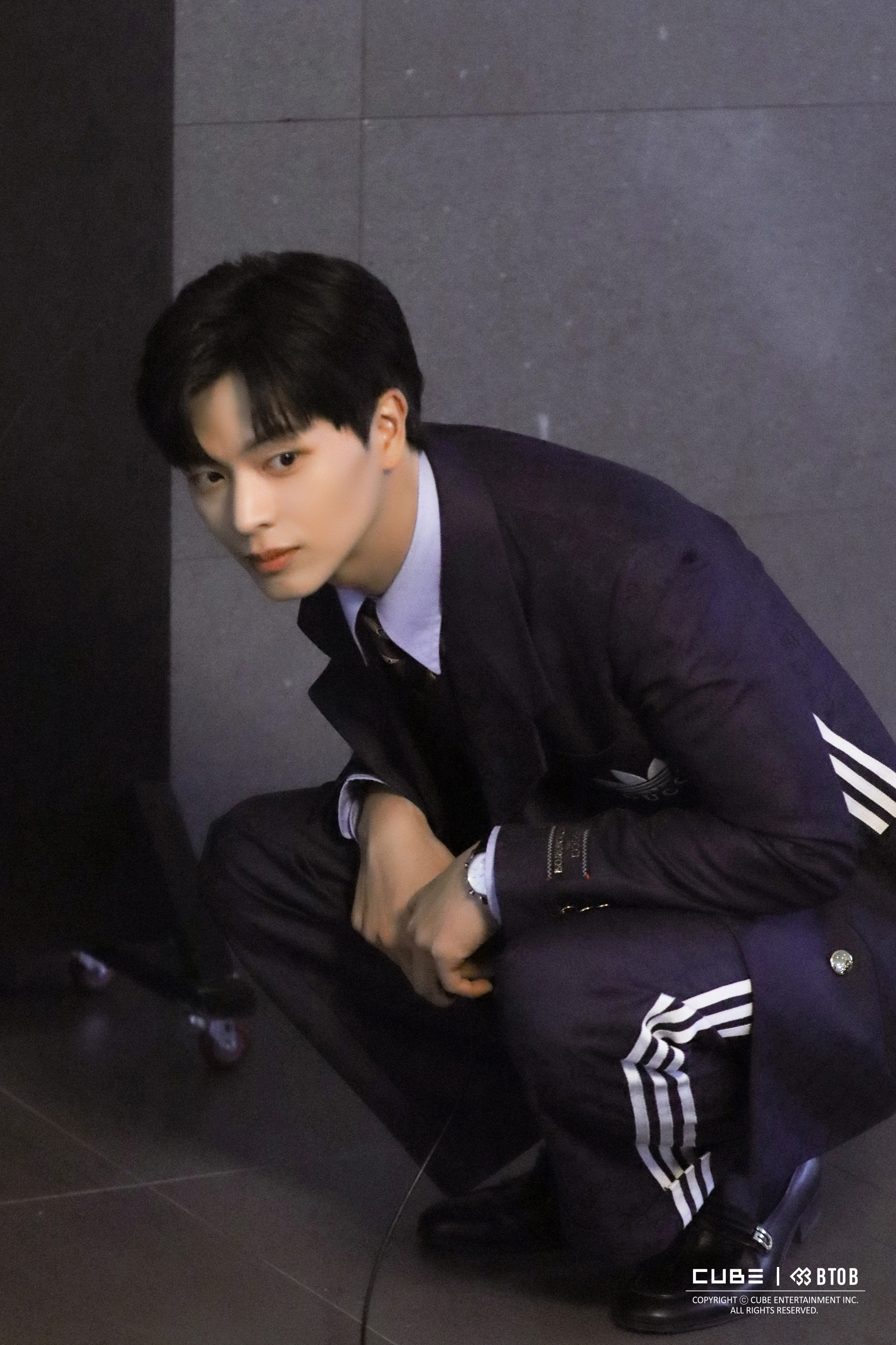 [OnAir] 육성재 전보다 더 잘생겨진 거 조금은 인정한대 | 인스티즈