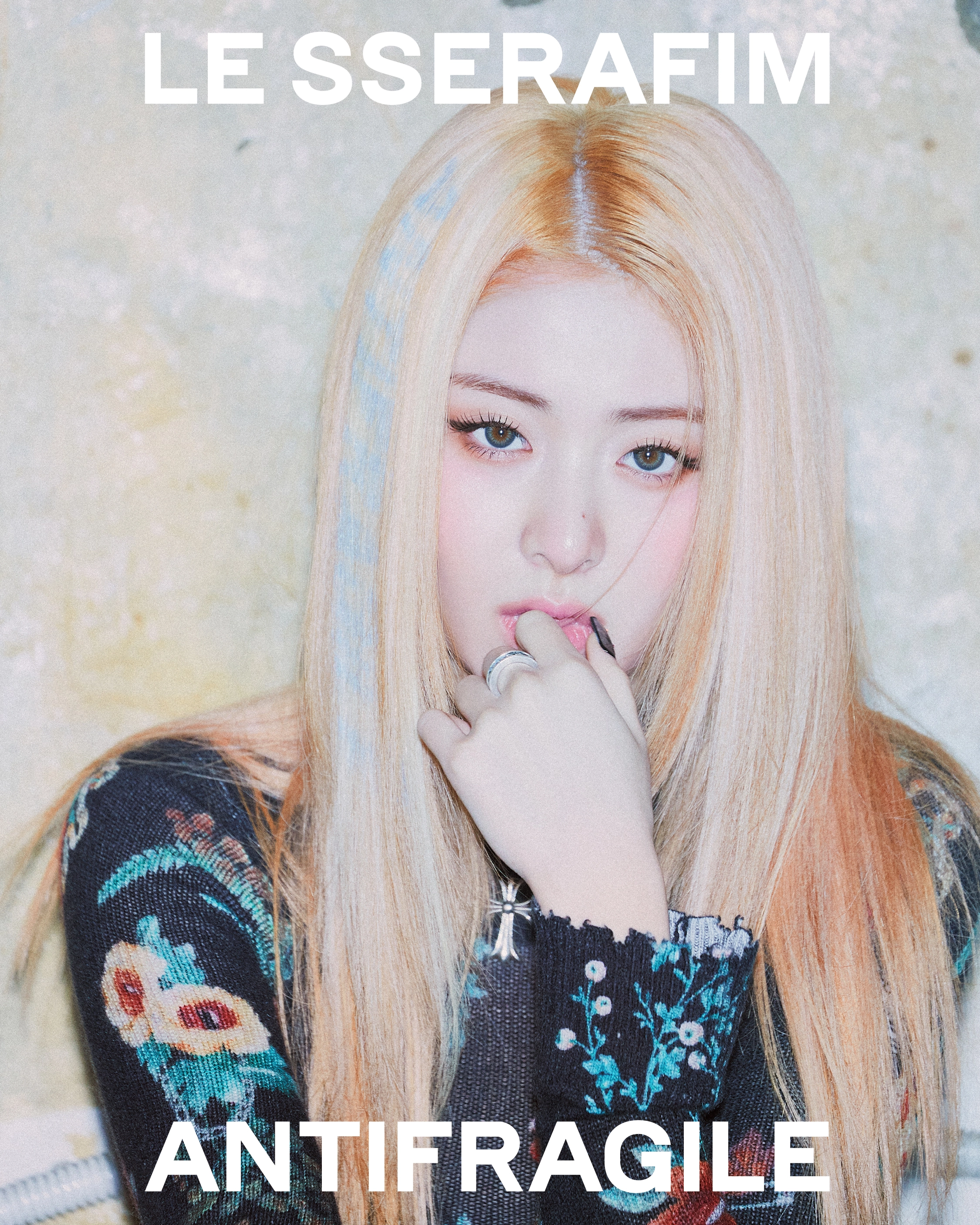 [잡담] 근데 르세라핌 오늘 뜬 컨포 얼마 전에 찍은건가? | 인스티즈