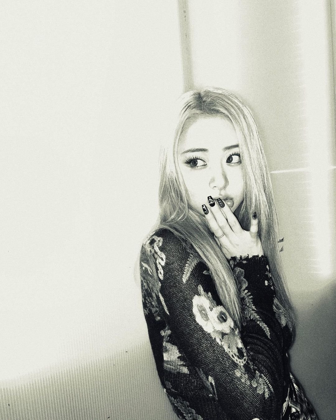 [잡담] 허윤진 인스타 금발 보고가 | 인스티즈