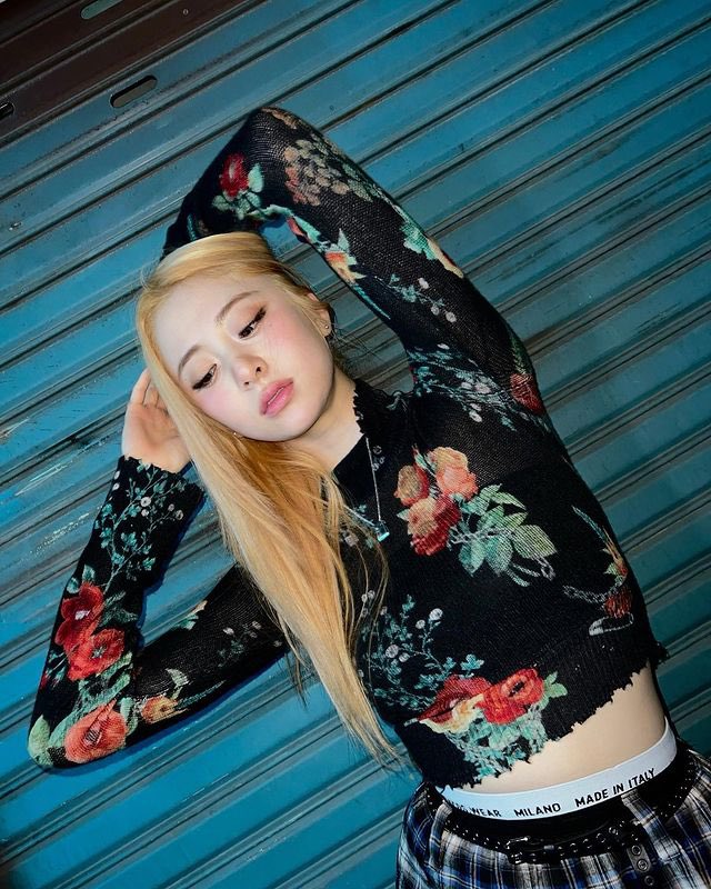 [잡담] 아니 티저 뜨고 르세라핌이 올린 사진 양 봐.. | 인스티즈