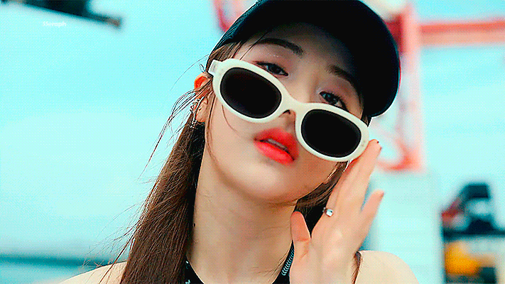 [잡담] 누가 자꾸 허윤진한테 선글라스 씌우는지 모르겠지만 | 인스티즈