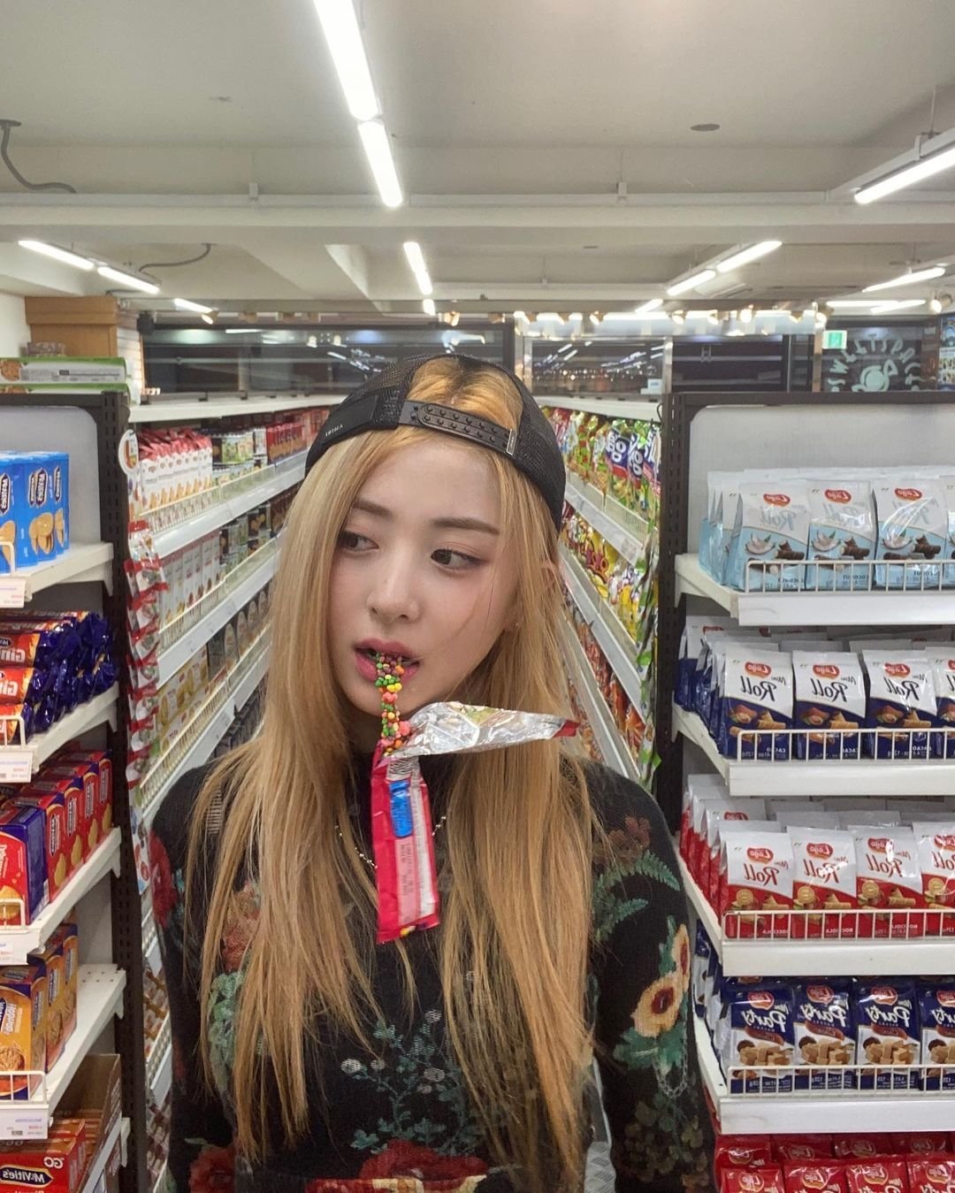 [잡담] 허윤진 인스타 금발 보고가 | 인스티즈