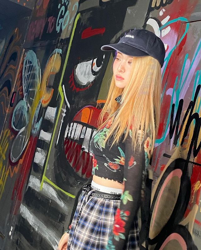 [잡담] 아니 티저 뜨고 르세라핌이 올린 사진 양 봐.. | 인스티즈