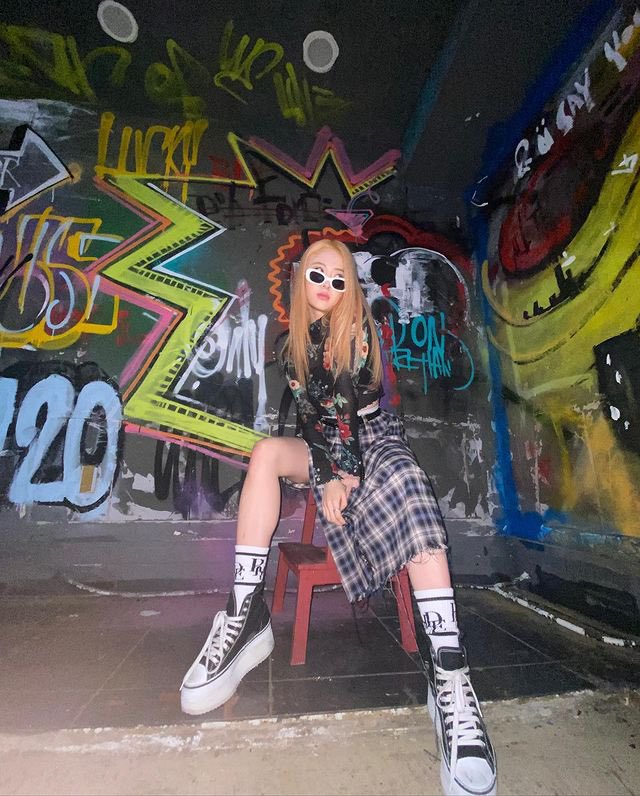 [잡담] 아니 티저 뜨고 르세라핌이 올린 사진 양 봐.. | 인스티즈